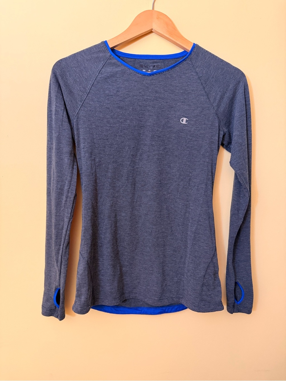 Champion Women’s Small Grey Blue Long Sleeve Athletic Top Thumbholes